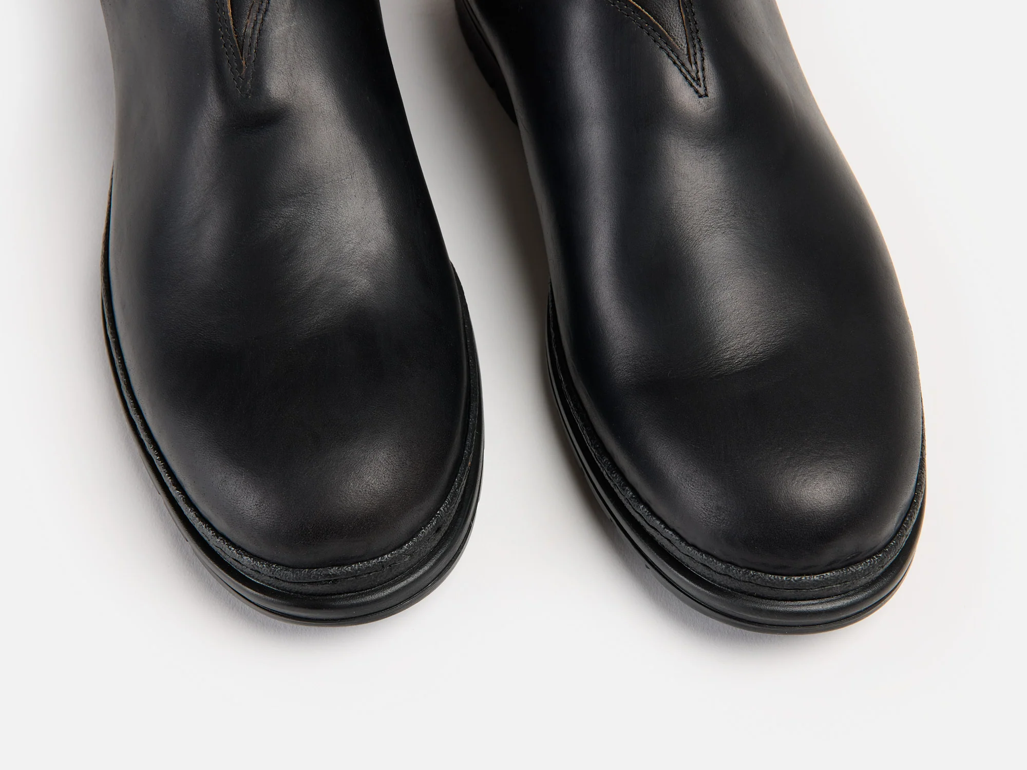 BASLOW Chelsea Boot - Horween Chromexcel Black Leather - Image 5